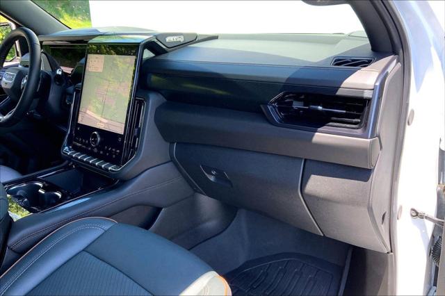 2025 GMC Yukon XL 4WD AT4