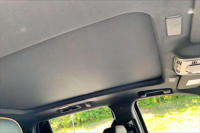 2025 GMC Yukon XL 4WD AT4