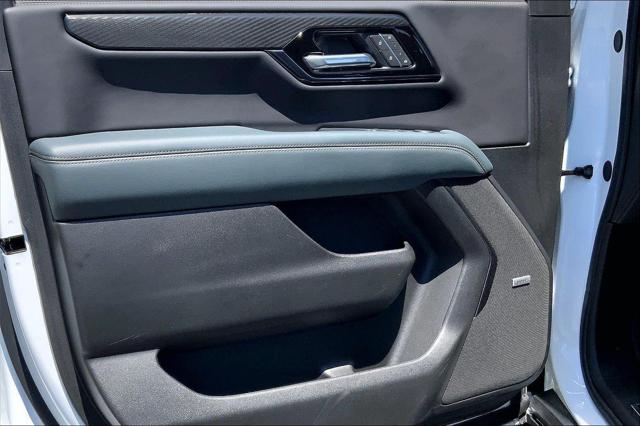 2025 GMC Yukon XL 4WD AT4