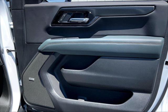 2025 GMC Yukon XL 4WD AT4