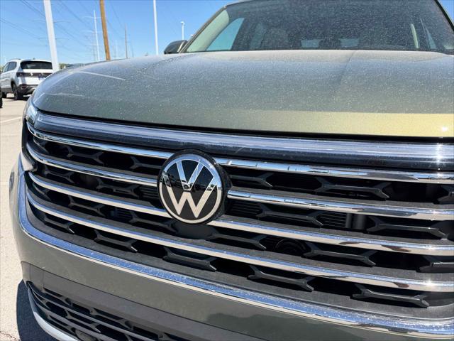 2026 Volkswagen Atlas SE with Technology