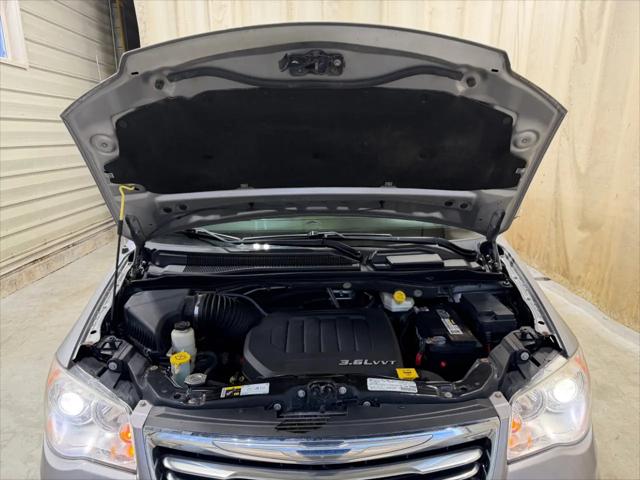 2014 Chrysler Town & Country Limited