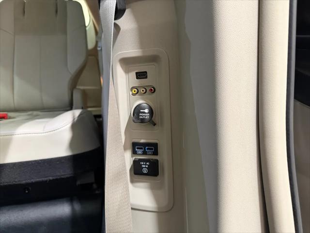 2014 Chrysler Town & Country Limited
