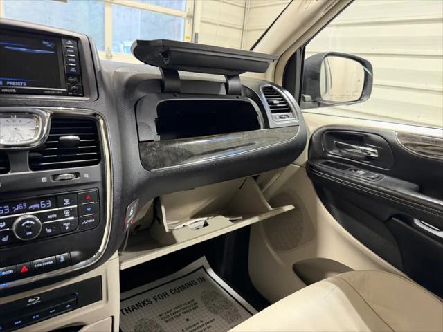2014 Chrysler Town & Country Limited