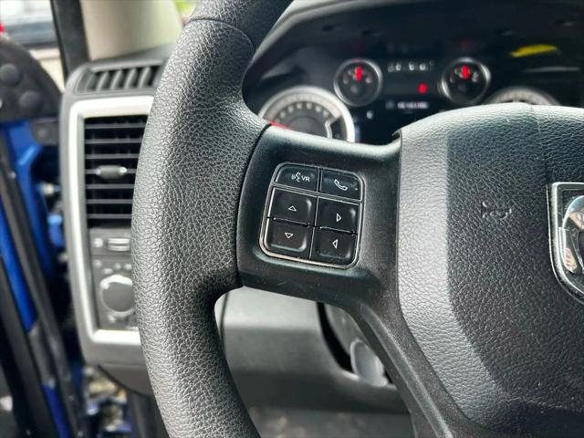 2019 Ram 1500 Classic SLT Crew Cab 4x2 6'4" Box