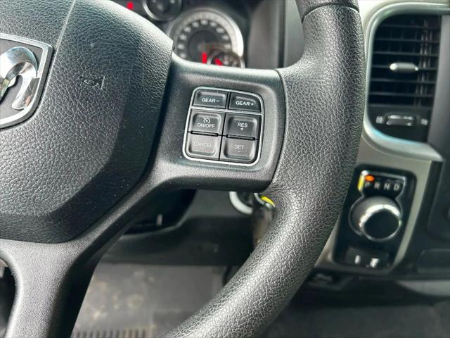 2019 Ram 1500 Classic SLT Crew Cab 4x2 6'4" Box