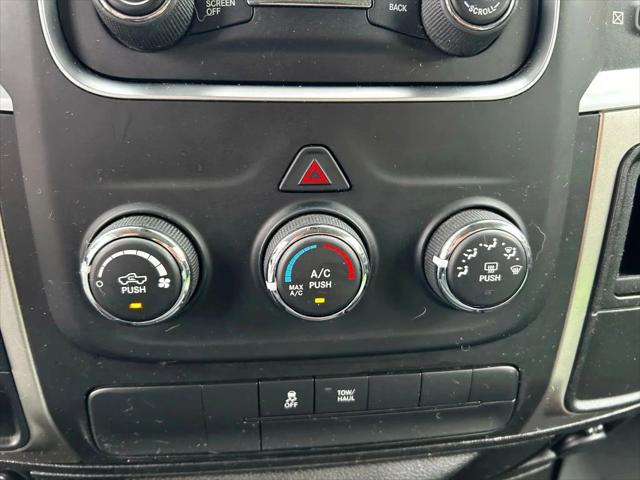 2019 Ram 1500 Classic SLT Crew Cab 4x2 6'4" Box