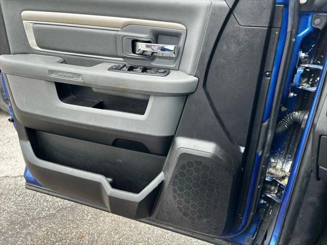 2019 Ram 1500 Classic SLT Crew Cab 4x2 6'4" Box