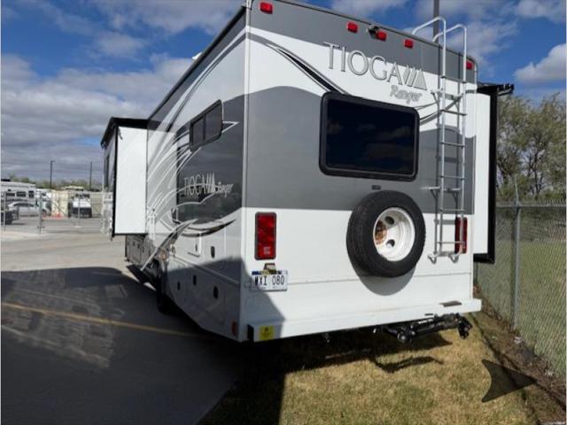 2013 Ford E-450 Cutaway Unknown