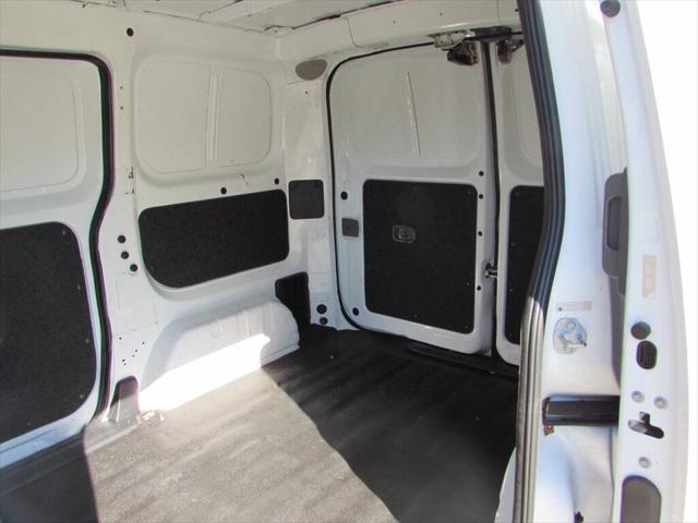 2015 Nissan NV200 S