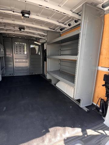 2021 Nissan 3500 SV Standard Roof V8