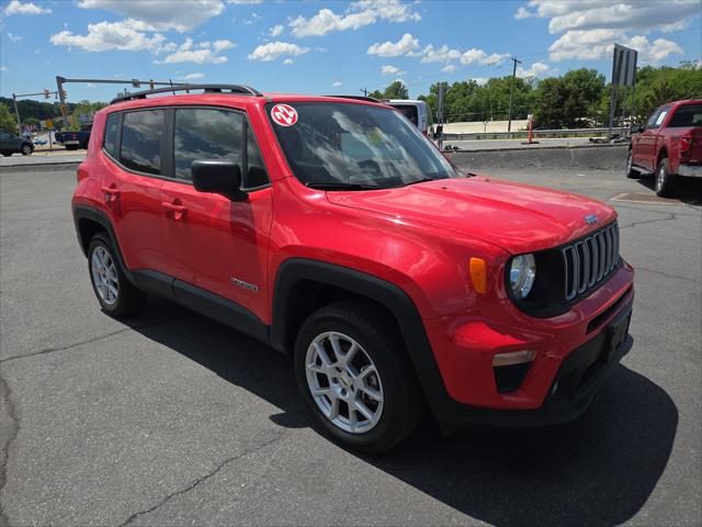 2022 Jeep Renegade Latitude 4x4 for sale in Hamburg, PA