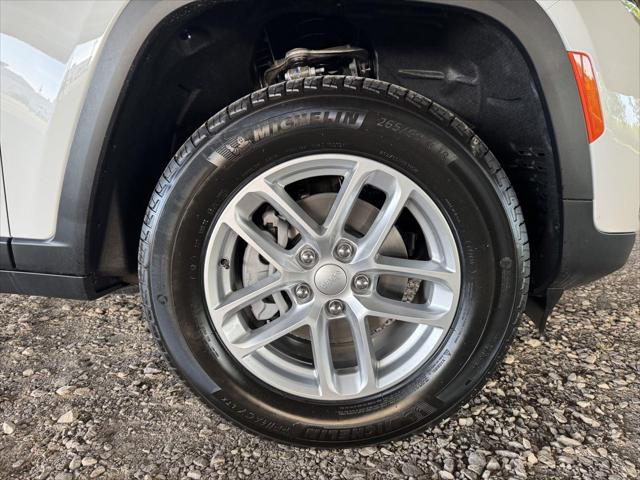 2026 Jeep Grand Cherokee Laredo 4x4