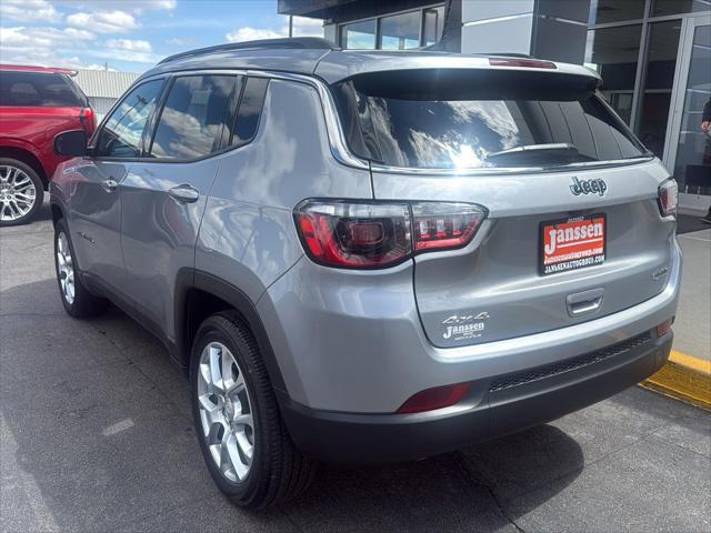2023 Jeep Compass Latitude Lux FWD