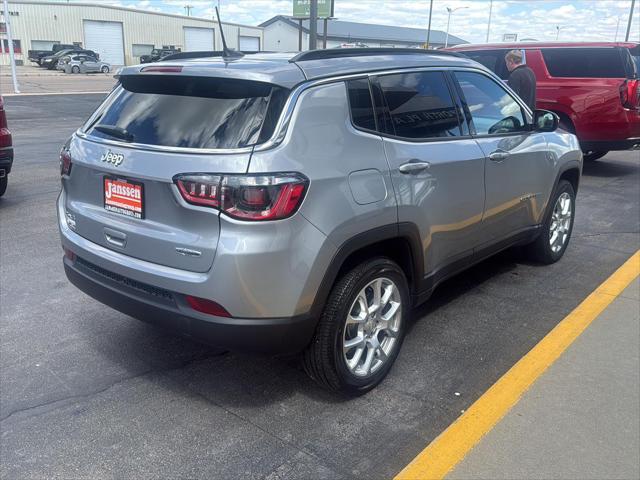 2023 Jeep Compass Latitude Lux FWD