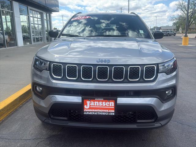 2023 Jeep Compass Latitude Lux FWD