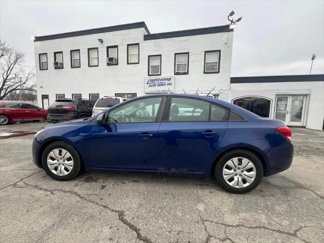 2013 Chevrolet Cruze LS Manual for sale in Springfield, IL