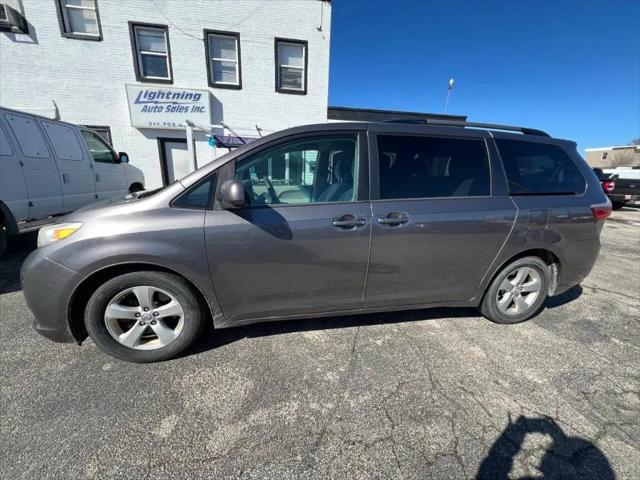 2015 Toyota Sienna LE 8 Passenger for sale in Springfield, IL