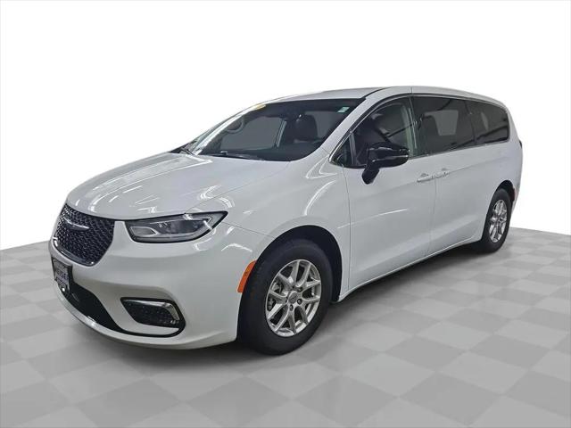 2024 Chrysler Pacifica Touring L for sale in Sturgeon Bay, WI