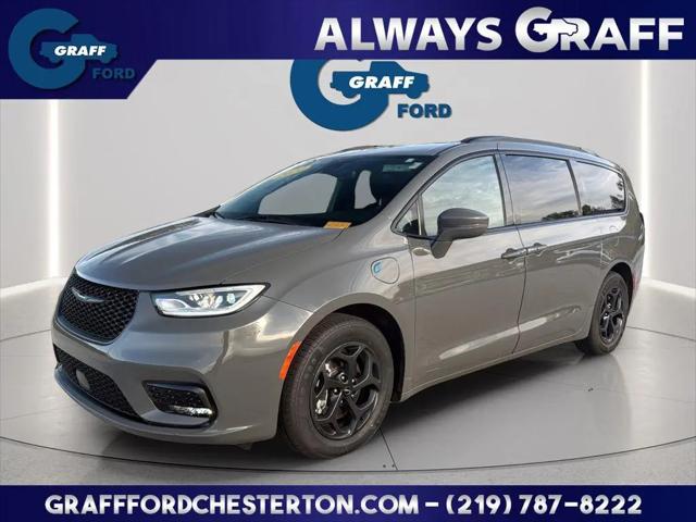 2021 Chrysler Pacifica Hybrid Touring for sale in Chesterton, IN