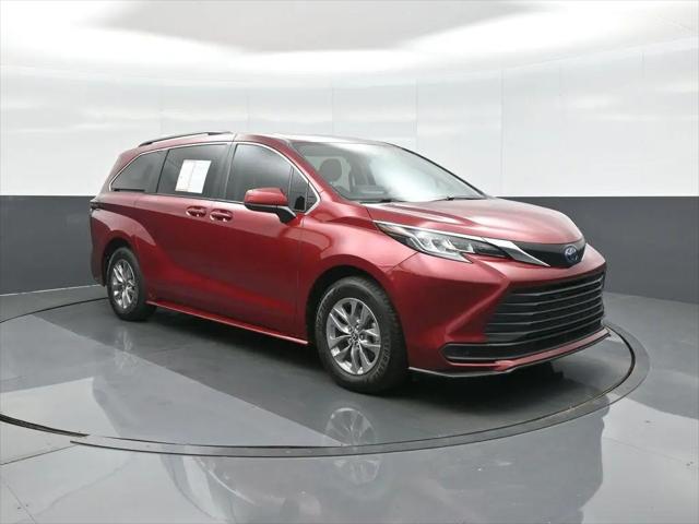 2022 Toyota Sienna LE for sale in Kansas City, MO