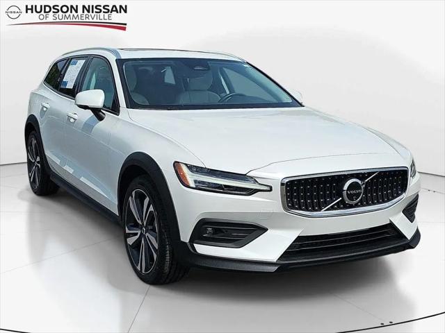 2025 Volvo V60 Cross Country Plus, B5 AWD Gas (mild hybrid) for sale in Summerville, SC