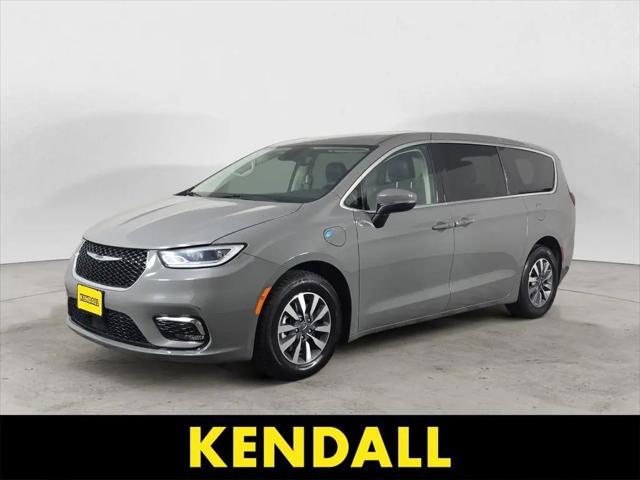 2023 Chrysler Pacifica Hybrid Touring L for sale in Eugene, OR