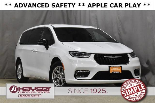 2025 Chrysler Pacifica Select for sale in Sauk City, WI