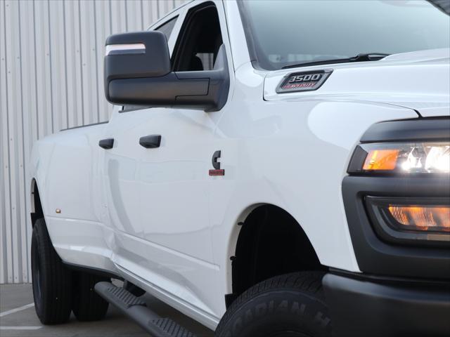 2026 RAM Ram 3500 RAM 3500 TRADESMAN CREW CAB 4X4 8 BOX