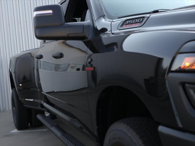 2026 RAM Ram 3500 RAM 3500 TRADESMAN CREW CAB 4X4 8 BOX