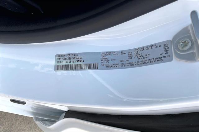 2027 Chrysler Pacifica Select