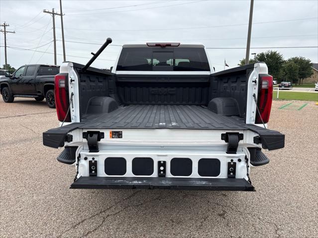 2025 GMC Sierra 2500HD 4WD Crew Cab Standard Bed Denali