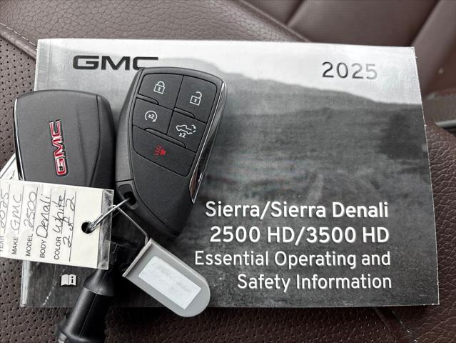 2025 GMC Sierra 2500HD 4WD Crew Cab Standard Bed Denali