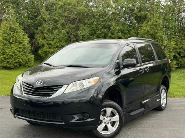 2017 Toyota Sienna LE 8 Passenger for sale in Oak Forest, IL