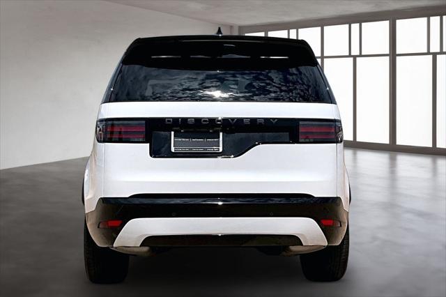 2025 Land Rover Discovery P300 Dynamic SE