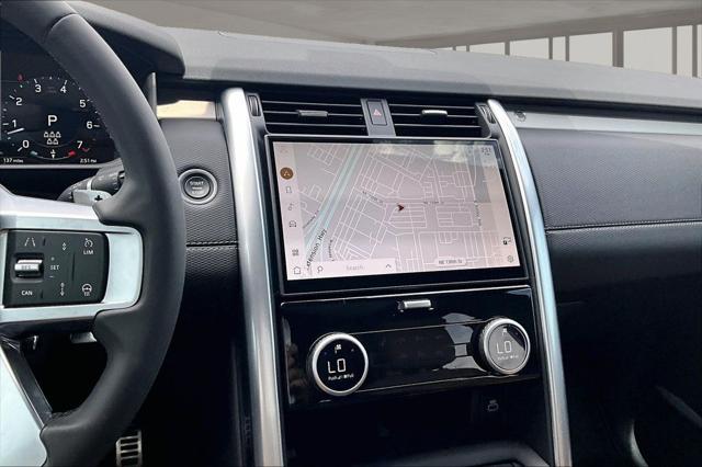 2025 Land Rover Discovery P300 Dynamic SE