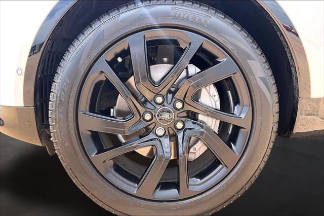2025 Land Rover Discovery P300 Dynamic SE