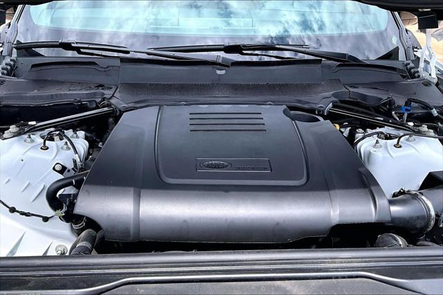 2025 Land Rover Discovery P300 Dynamic SE