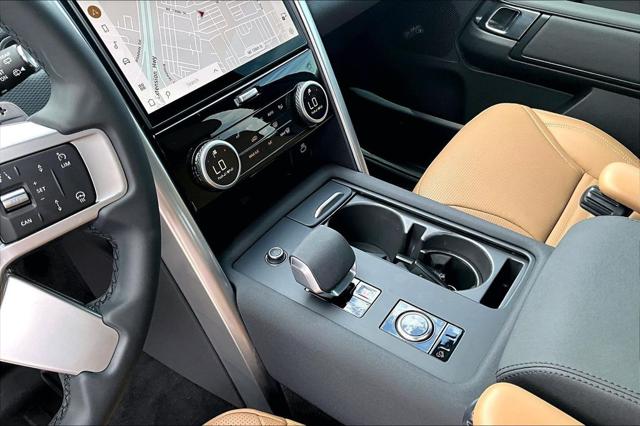 2025 Land Rover Discovery P300 Dynamic SE