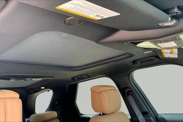 2025 Land Rover Discovery P300 Dynamic SE