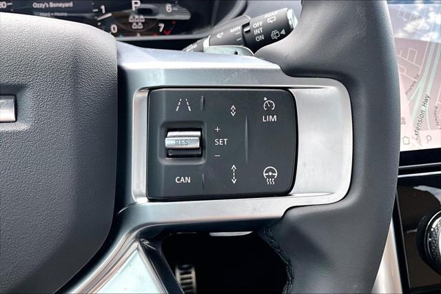 2025 Land Rover Discovery P300 Dynamic SE