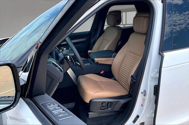 2025 Land Rover Discovery P300 Dynamic SE