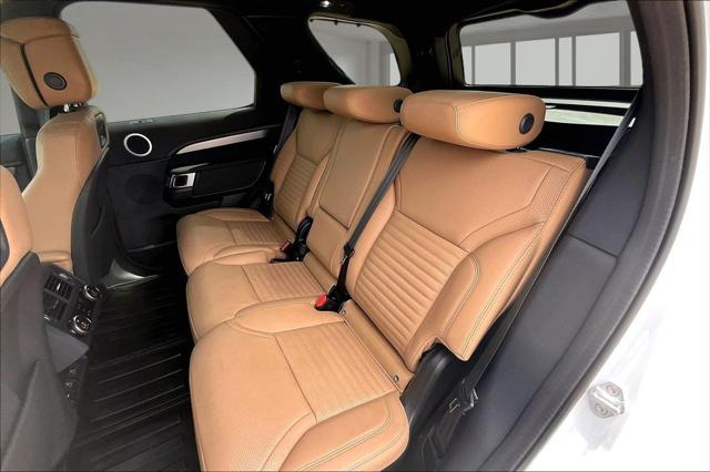 2025 Land Rover Discovery P300 Dynamic SE