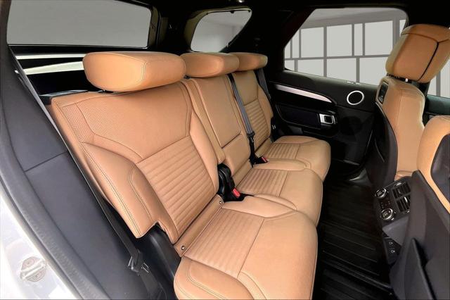 2025 Land Rover Discovery P300 Dynamic SE