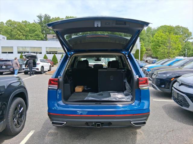 2026 Volkswagen Atlas SE with Technology