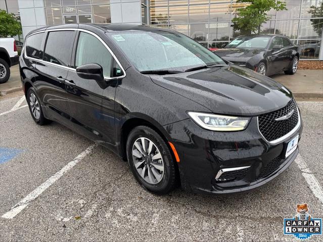 2023 Chrysler Pacifica Hybrid Touring L