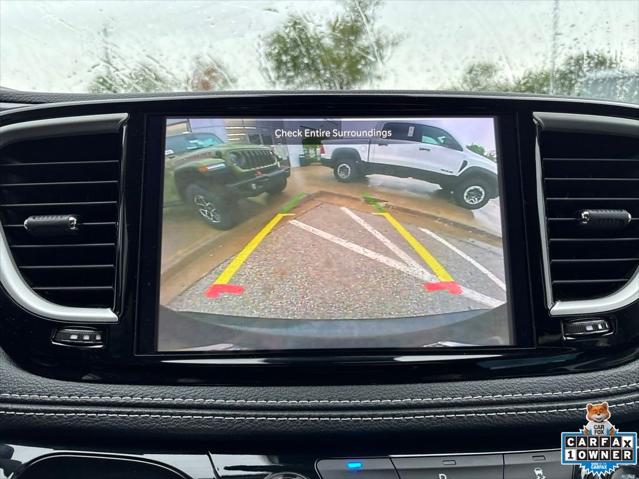 2023 Chrysler Pacifica Hybrid Touring L