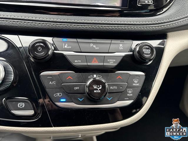 2023 Chrysler Pacifica Hybrid Touring L