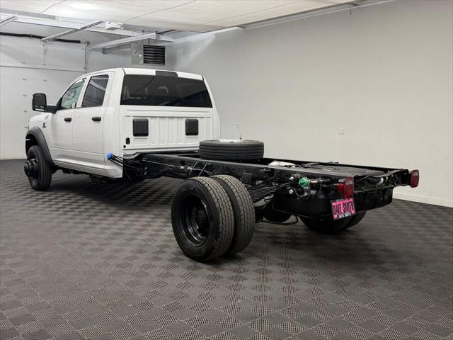 2026 RAM 5500 Chassis RAM 5500 TRADESMAN CHASSIS CREW CAB 4X4 84 CA