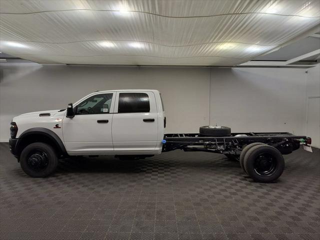 2026 RAM 5500 Chassis RAM 5500 TRADESMAN CHASSIS CREW CAB 4X4 84 CA